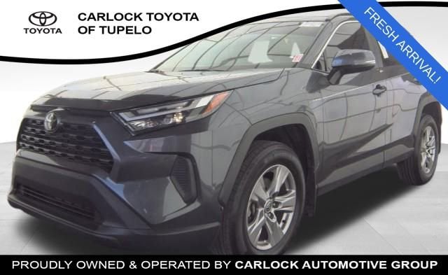 2024 Toyota RAV4 XLE's photo