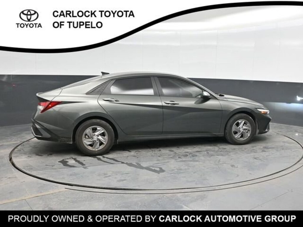 Used 2024 Hyundai Elantra SE Sedan