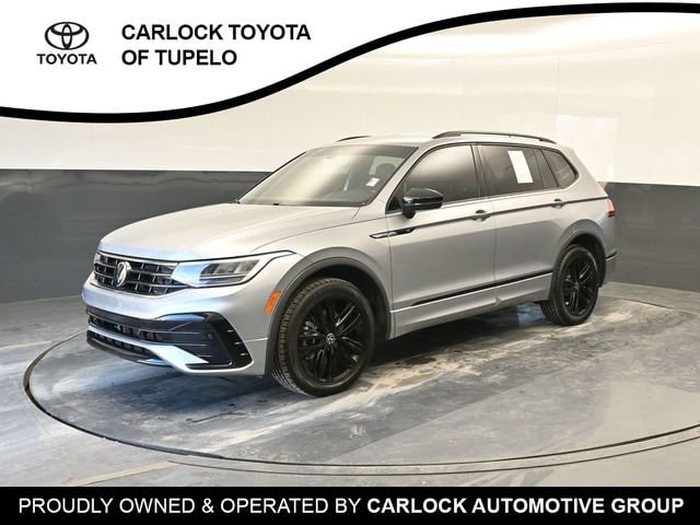 2022 Volkswagen Tiguan SE R-LINE BLACK's photo