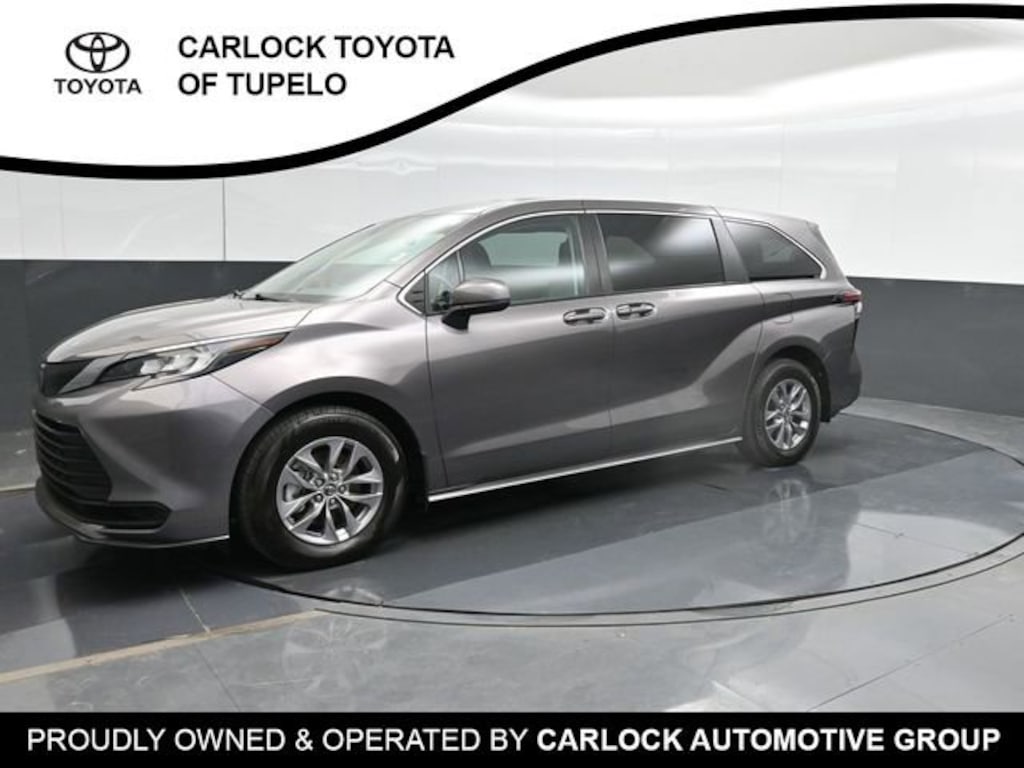 Used 2022 Toyota Sienna LE 8 Passenger Van Passenger Van