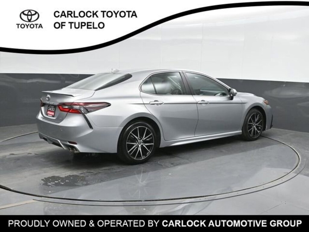 Used 2022 Toyota Camry SE Sedan