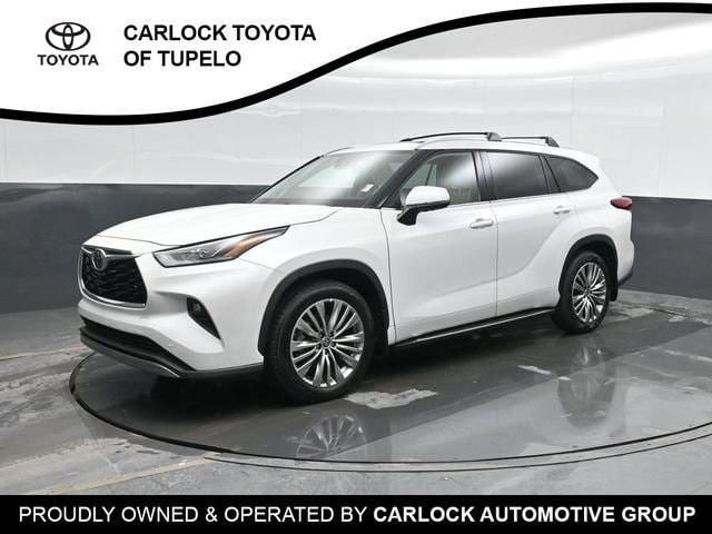 2022 Toyota Highlander Platinum's photo