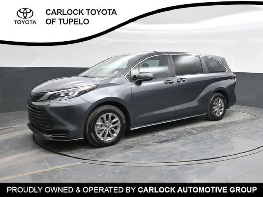 Used 2025 Toyota Sienna LE 8 Passenger Van Passenger Van