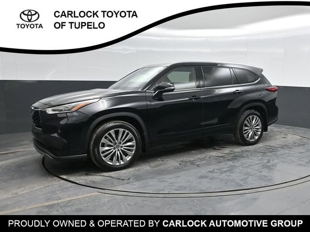 2023 Toyota Highlander Platinum's photo