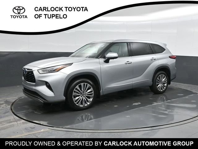 2023 Toyota Highlander Platinum's photo