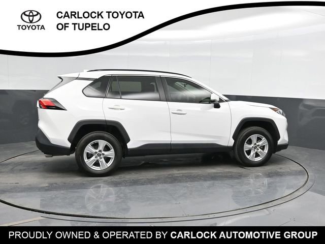 2021 Toyota RAV4 XLE photo 3