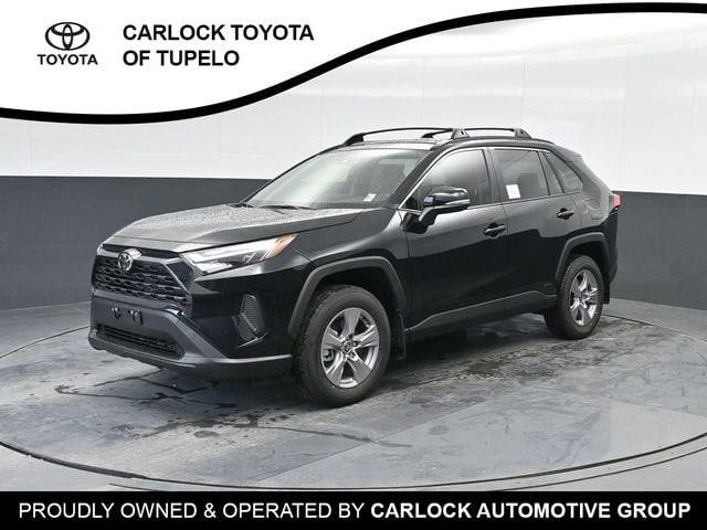 2025 Toyota RAV4 XLE's photo