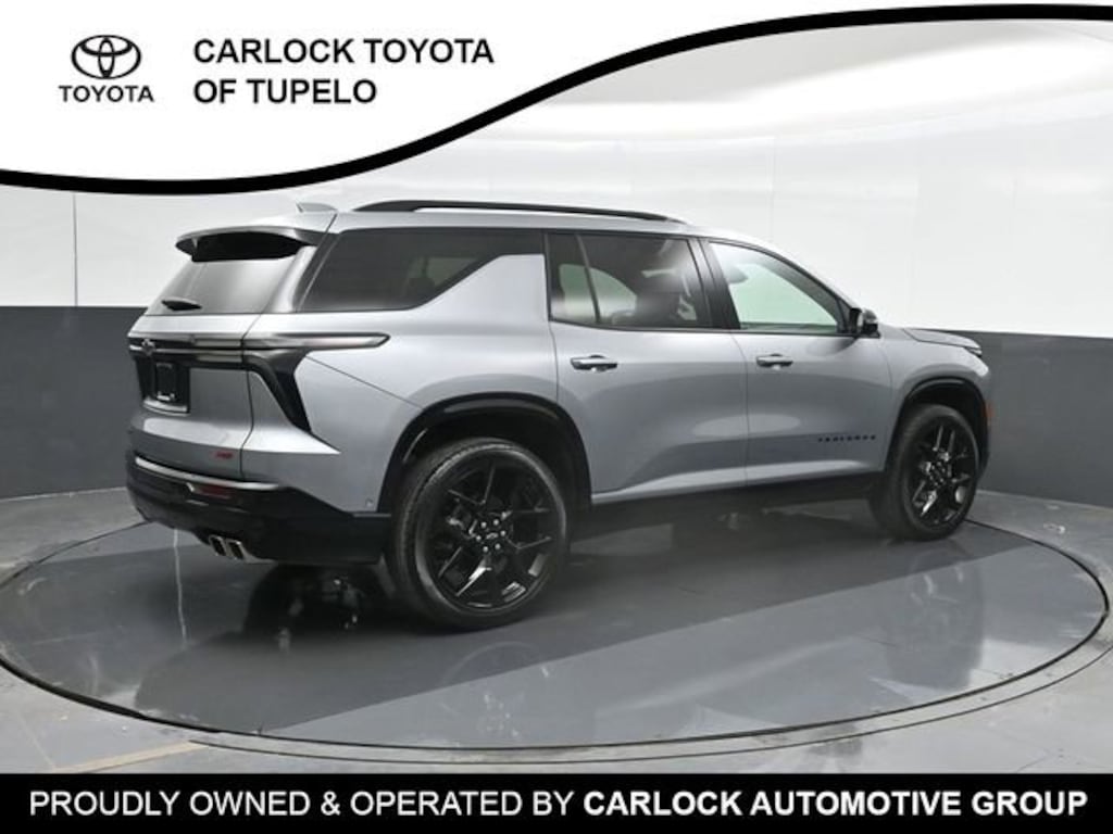 Used 2025 Chevrolet Traverse RS SUV