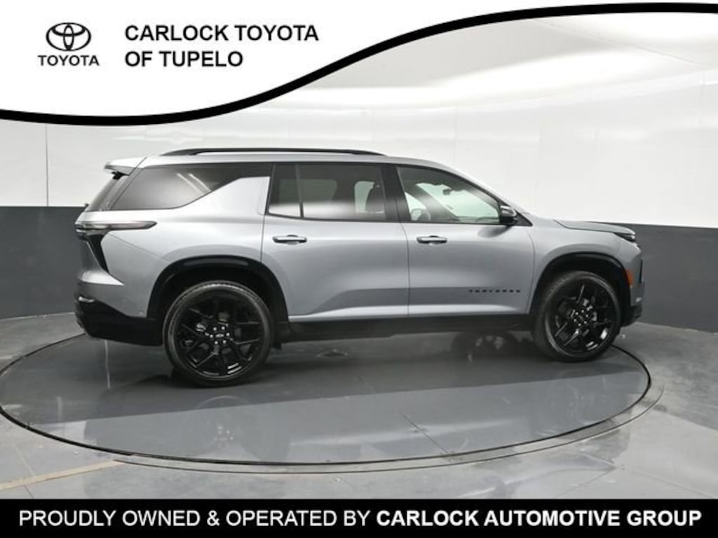 Used 2025 Chevrolet Traverse RS SUV