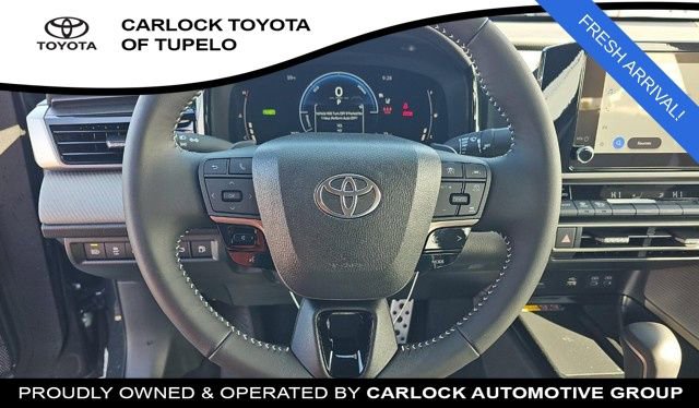 2025 Toyota Camry SE - Photo 11