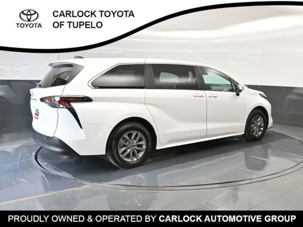Used 2026 Toyota Sienna LE 8 Passenger Van Passenger Van