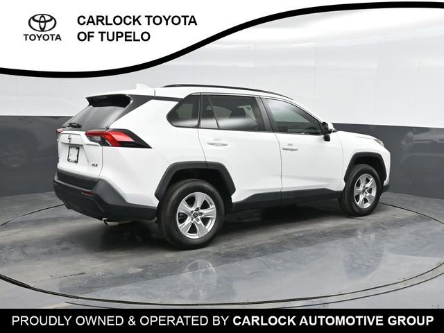 2021 Toyota RAV4 XLE photo 2