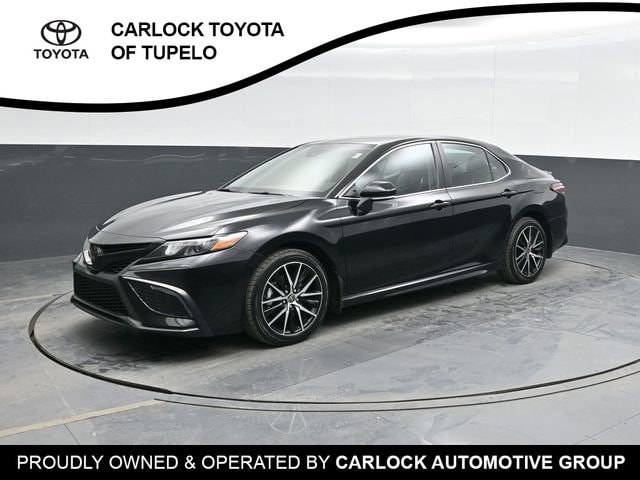 2023 Toyota Camry SE's photo