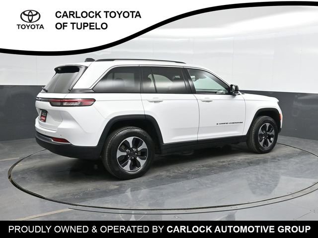 2023 Jeep Cherokee Base photo 2