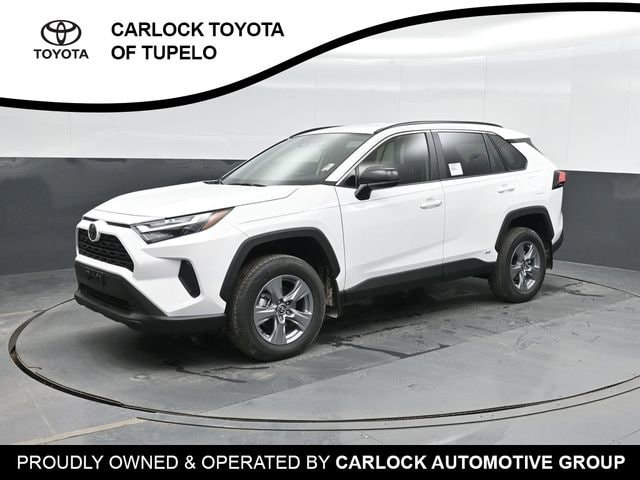 2025 Toyota RAV4 LE's photo