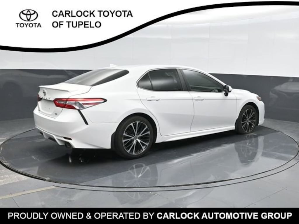 Used 2020 Toyota Camry SE Sedan