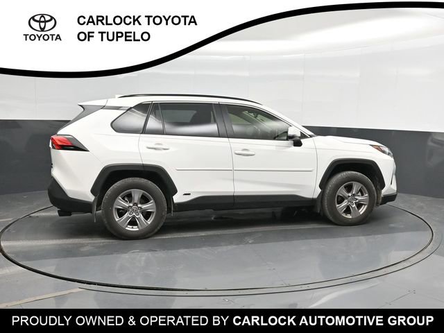 2024 Toyota RAV4 Hybrid XLE photo 3