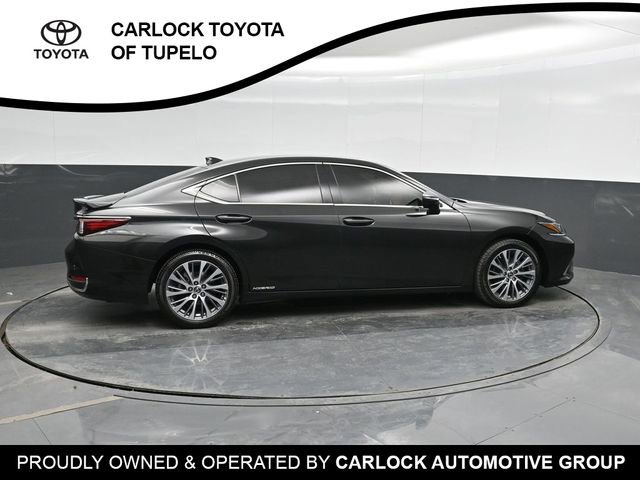 2021 Lexus ES 300h photo 3