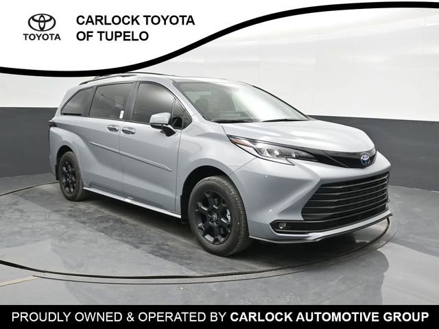 2025 Toyota Sienna Woodland Edition photo 4