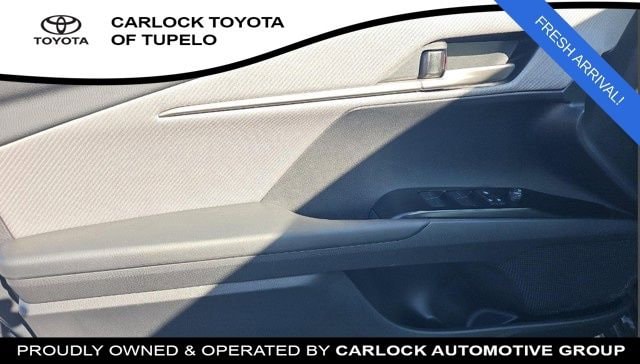 2025 Toyota Camry SE - Photo 8