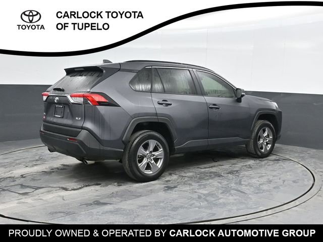 2022 Toyota RAV4 XLE photo 2
