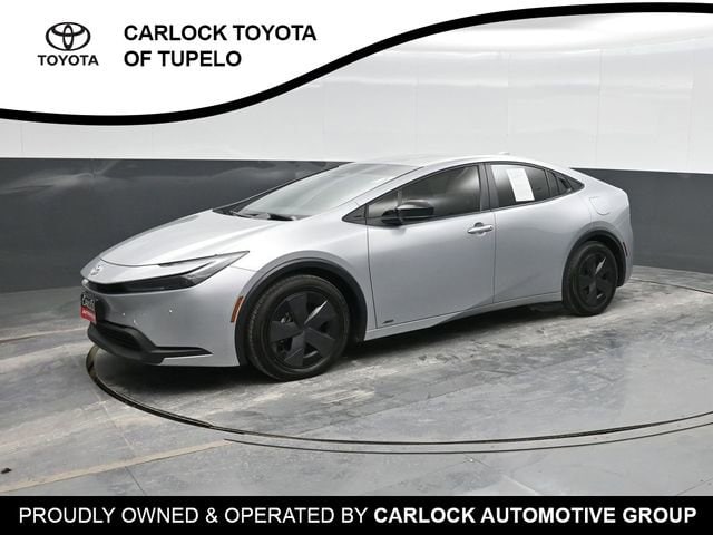 2024 Toyota Prius LE's photo