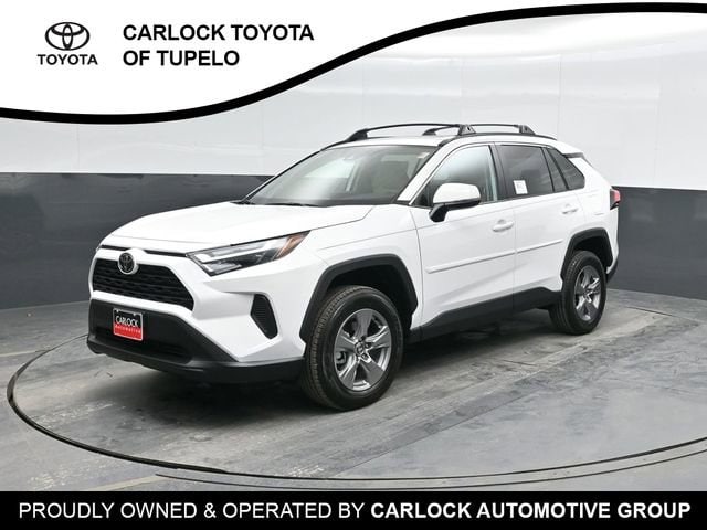 2025 Toyota RAV4 XLE's photo