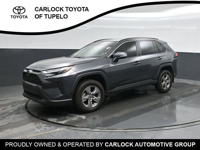 2024 Toyota RAV4 XLE's photo