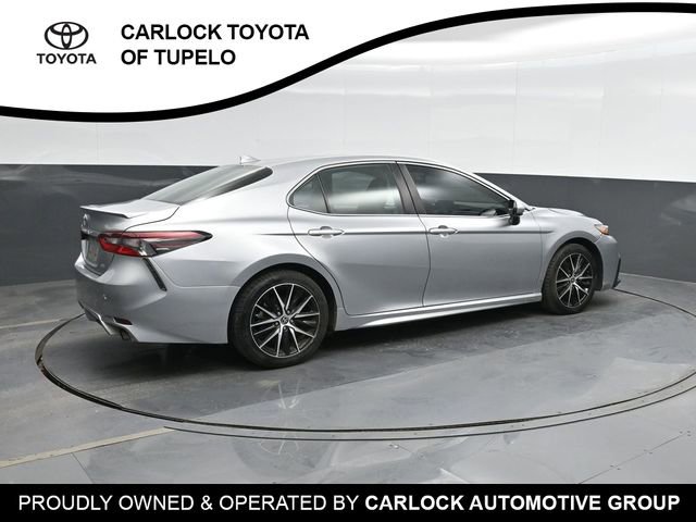 2022 Toyota Camry SE photo 2
