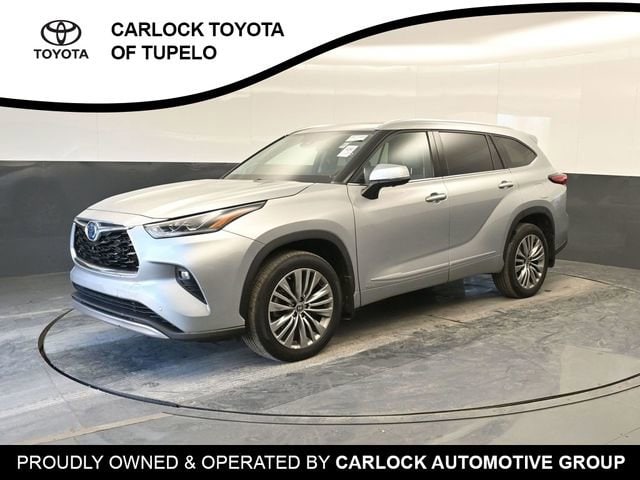 2023 Toyota Highlander Platinum's photo