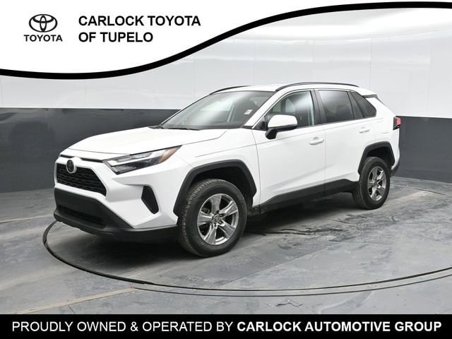 2023 Toyota RAV4 XLE's photo