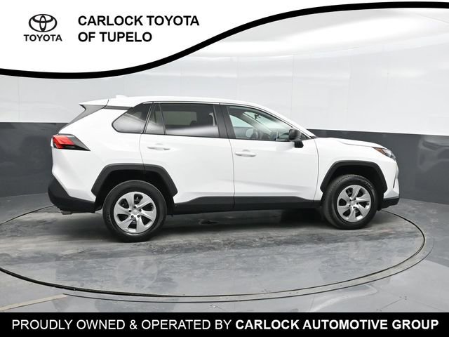 2023 Toyota RAV4 LE photo 3