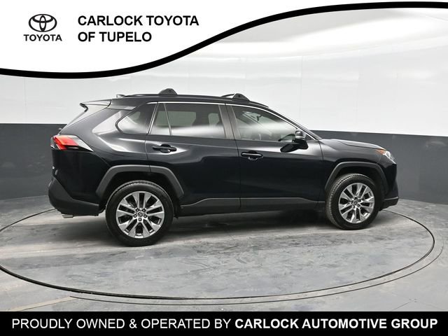 2021 Toyota RAV4 XLE Premium photo 3