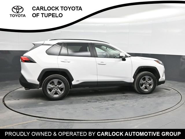 2025 Toyota RAV4 Hybrid XLE photo 3