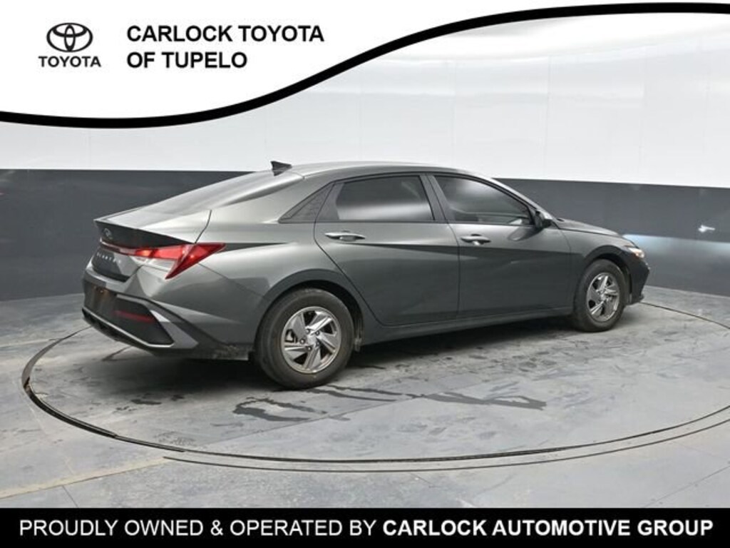 Used 2024 Hyundai Elantra SE Sedan