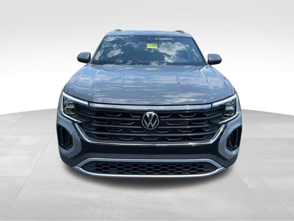 New 2026 Volkswagen Atlas Cross Sport 2.0T SE w/Technology SUV