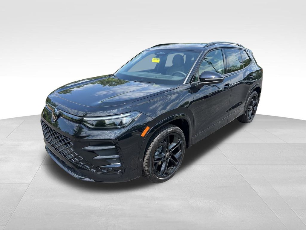2026 Volkswagen Tiguan 2.0T SE R-Line Black's photo