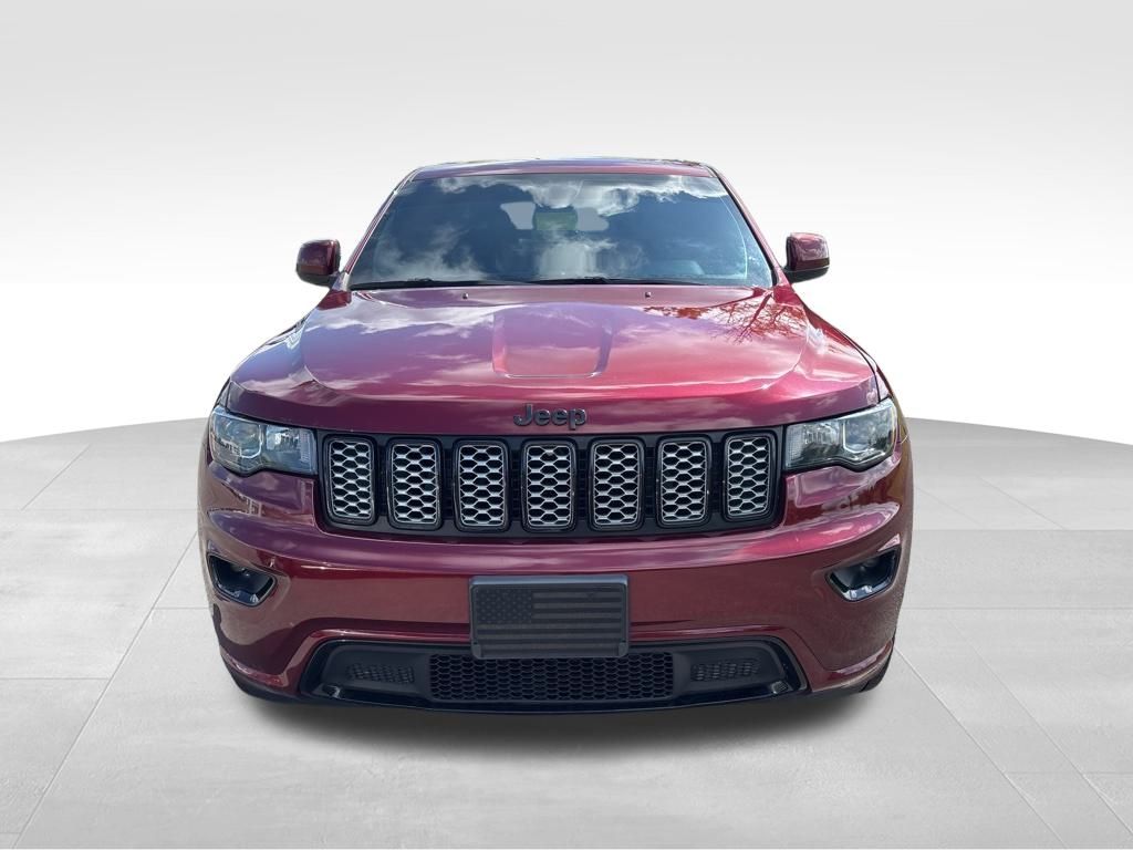 2020 Jeep Grand Cherokee Laredo photo 2