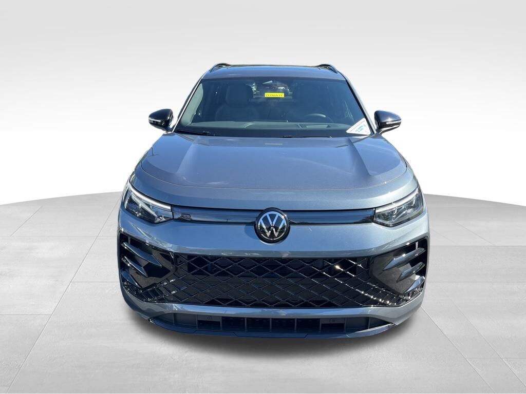 New 2026 Volkswagen Tiguan 2.0T SE SUV