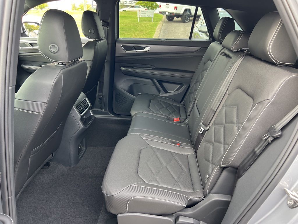2026 Volkswagen Atlas Cross Sport SE w/Tech - Photo 24