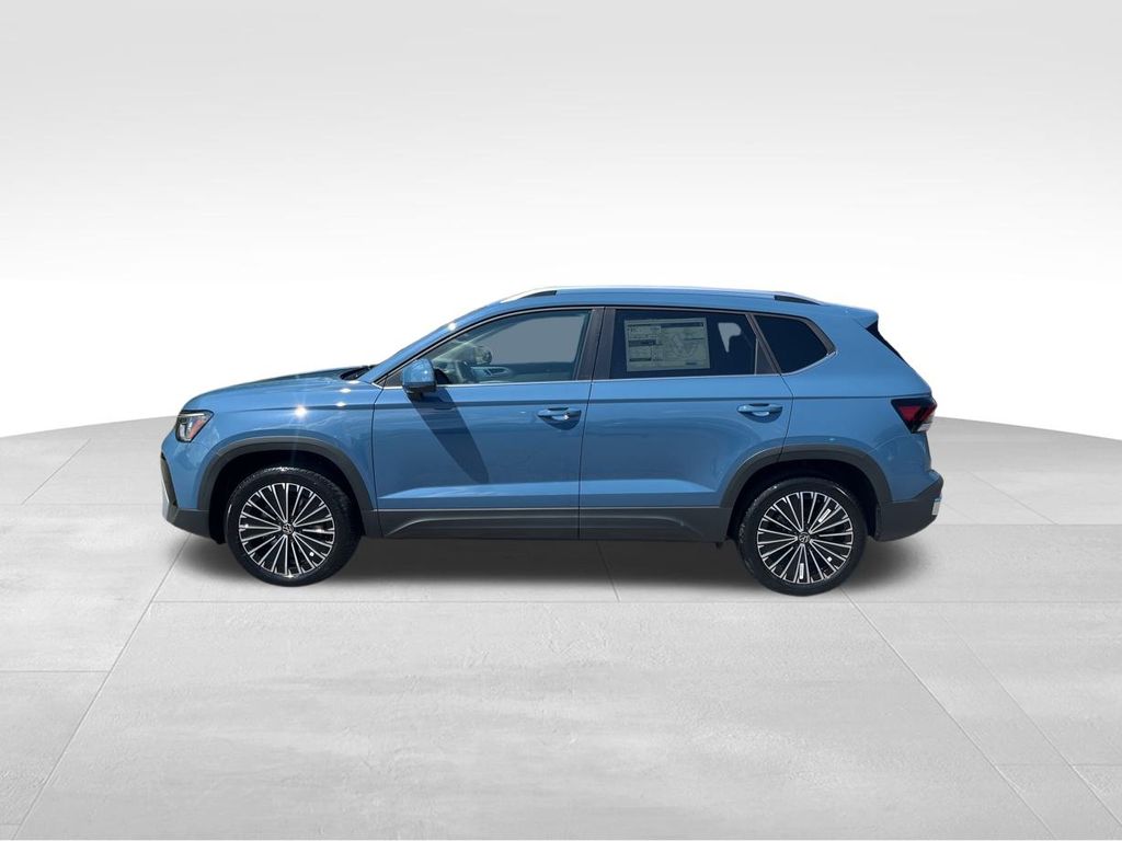 2025 Volkswagen Taos SE photo 3