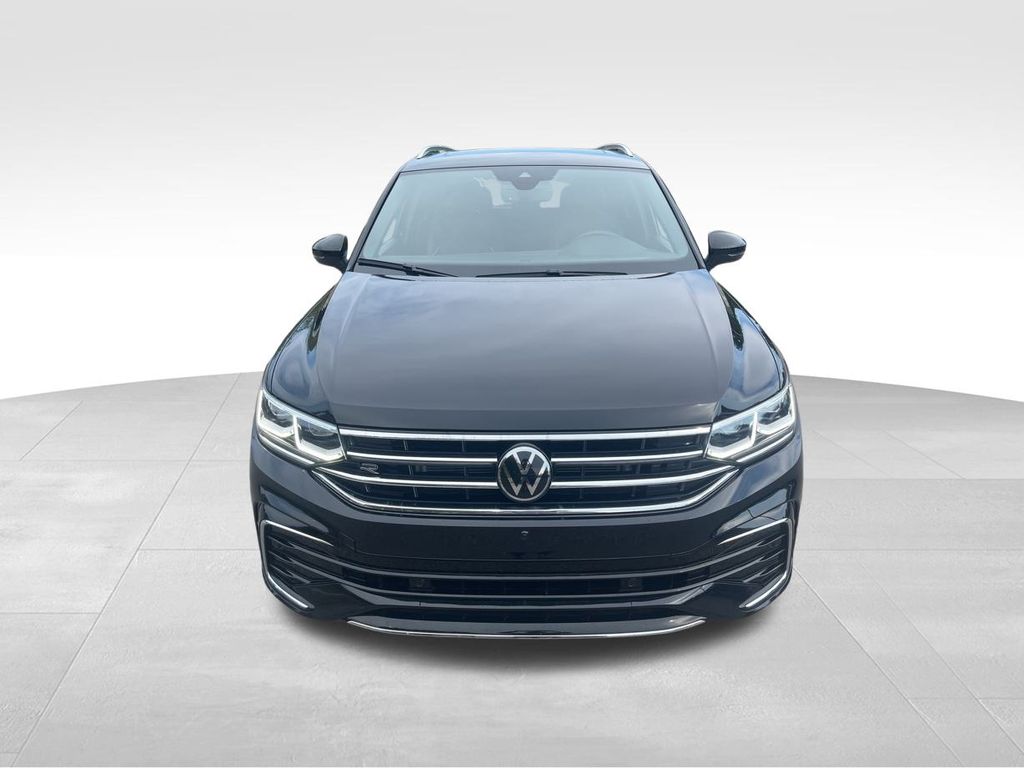 2024 Volkswagen Tiguan SEL R-Line Black photo 2