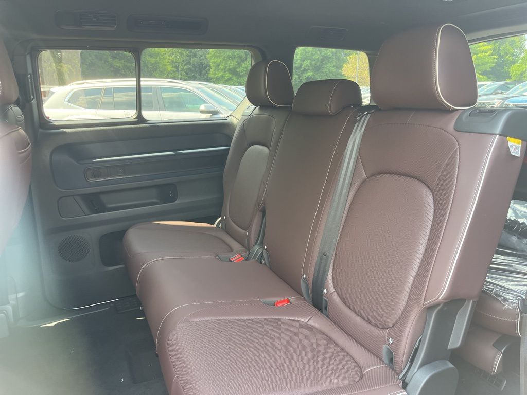 2025 Volkswagen ID. Buzz PRO S - Photo 24