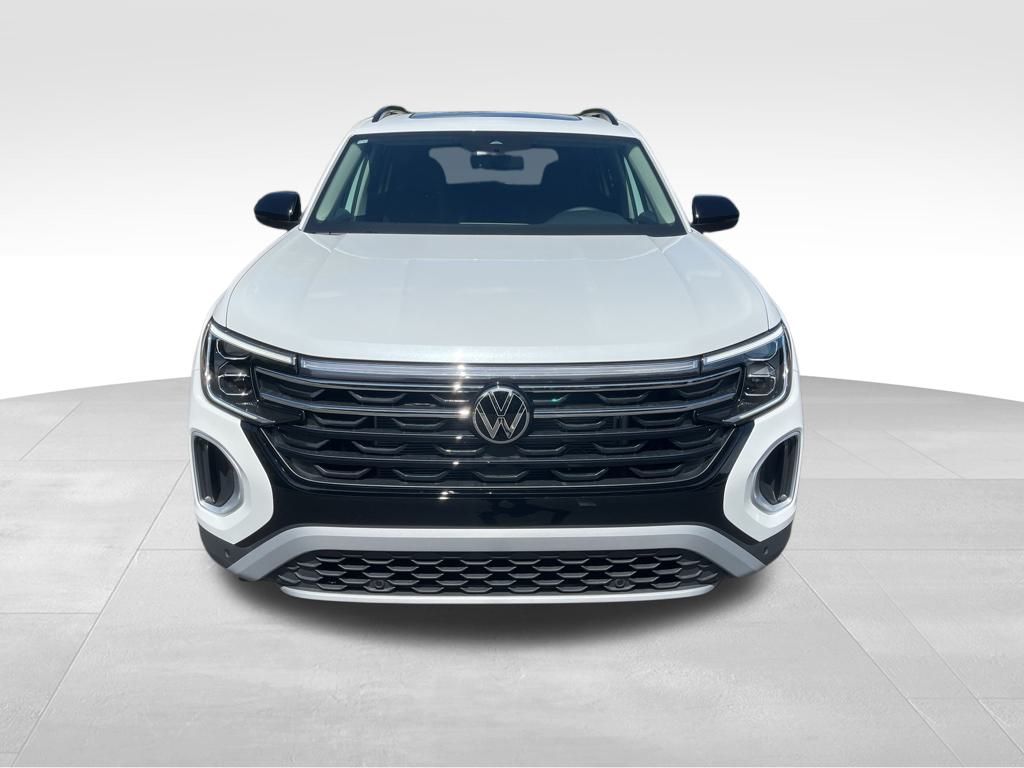 2026 Volkswagen Atlas Peak Edition SE photo 2