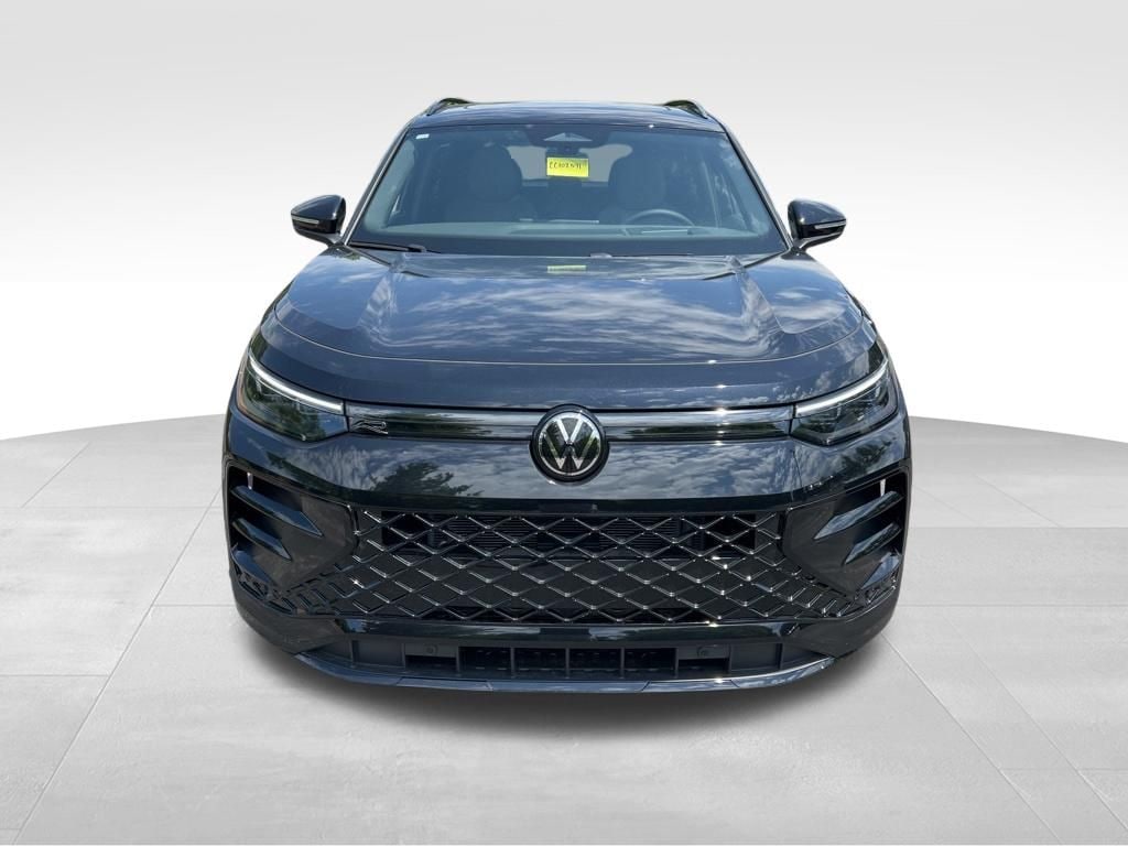 New 2026 Volkswagen Tiguan 2.0T SE R-Line Black SUV