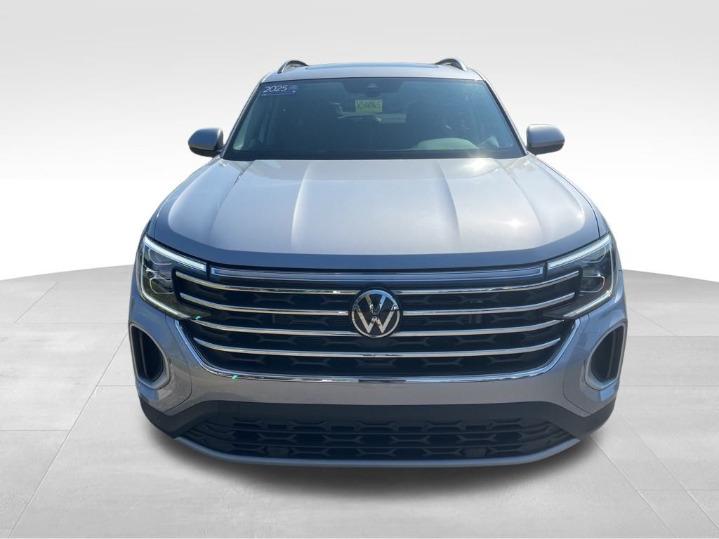 2025 Volkswagen Atlas SE Technology photo 2