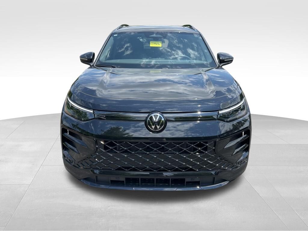 New 2026 Volkswagen Tiguan 2.0T SE R-Line Black SUV