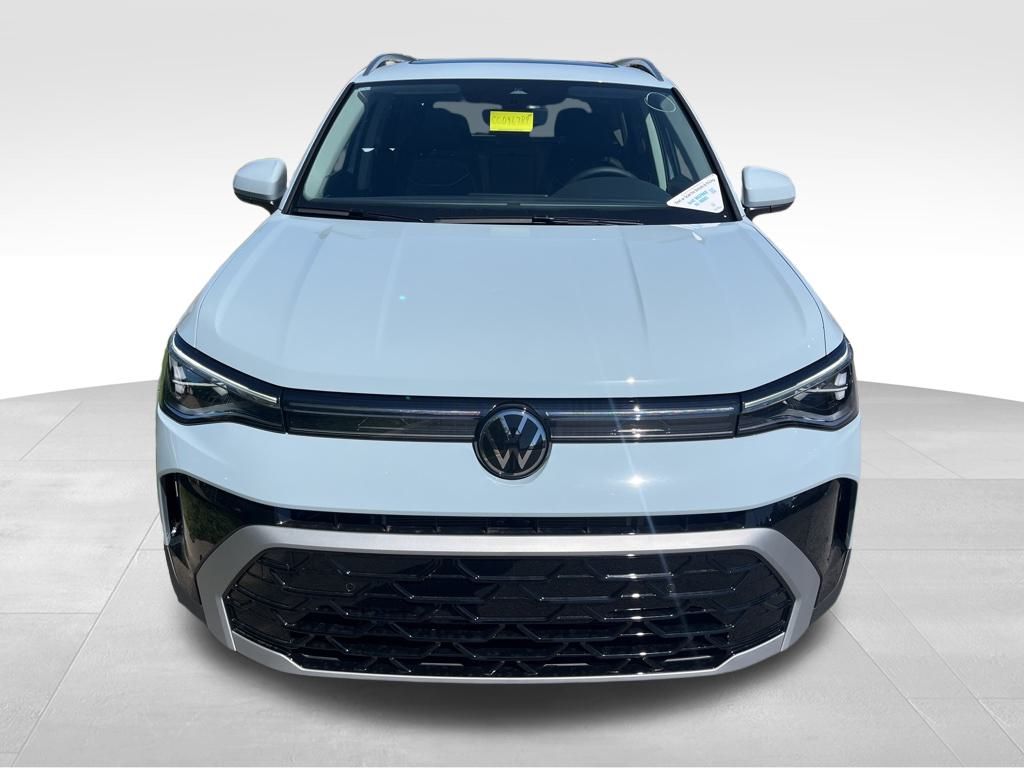 2025 Volkswagen Taos SEL photo 2