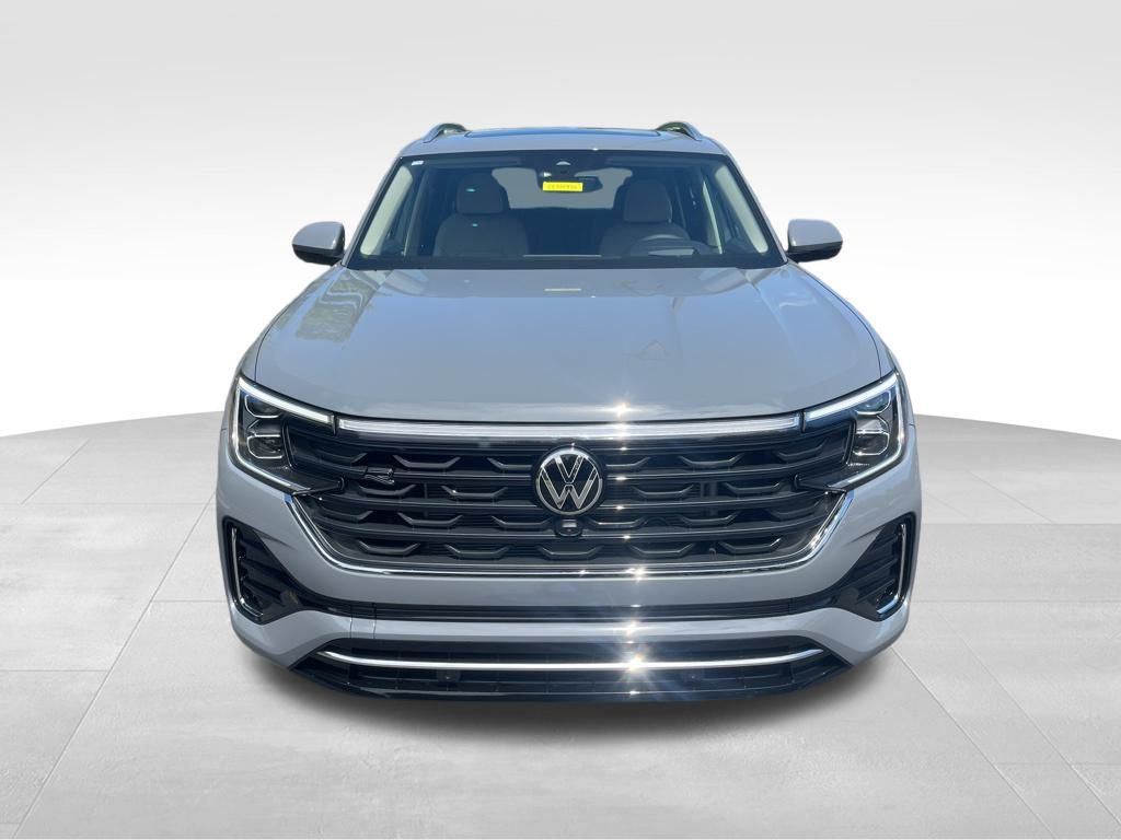 2026 Volkswagen Atlas SEL Premium R-Line photo 2