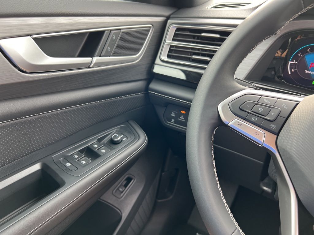 2026 Volkswagen Atlas Cross Sport SE w/Tech - Photo 18
